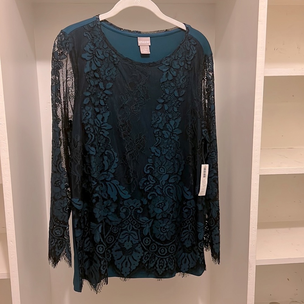 CHICO’S KNIT TOP